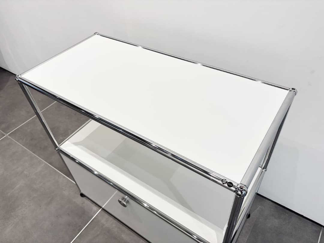 USM ハラー 【正規品】ホワイト 超美品 1列２段ドロップドア付き