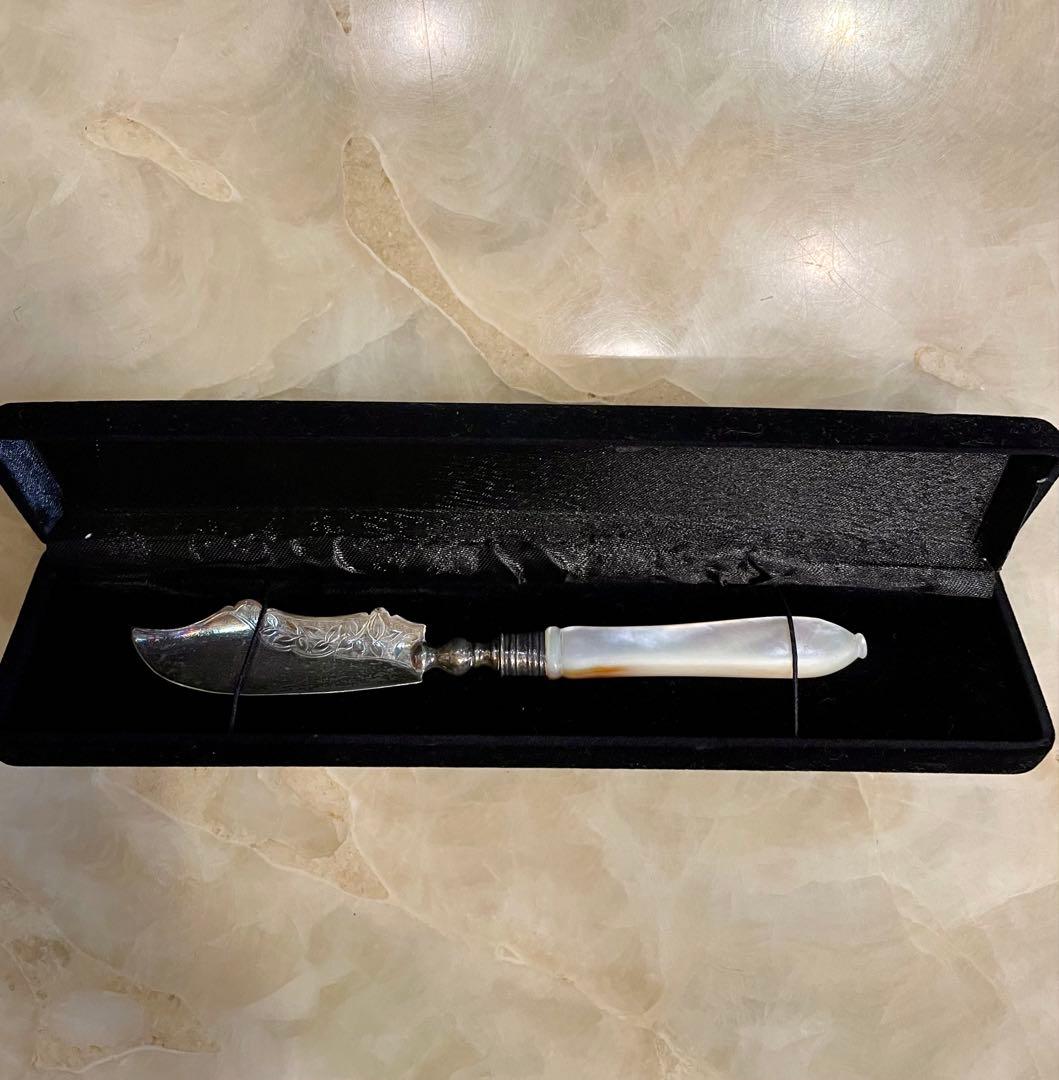 気まぐれセール中❣️純銀製✨マザーオブパール　バターナイフ