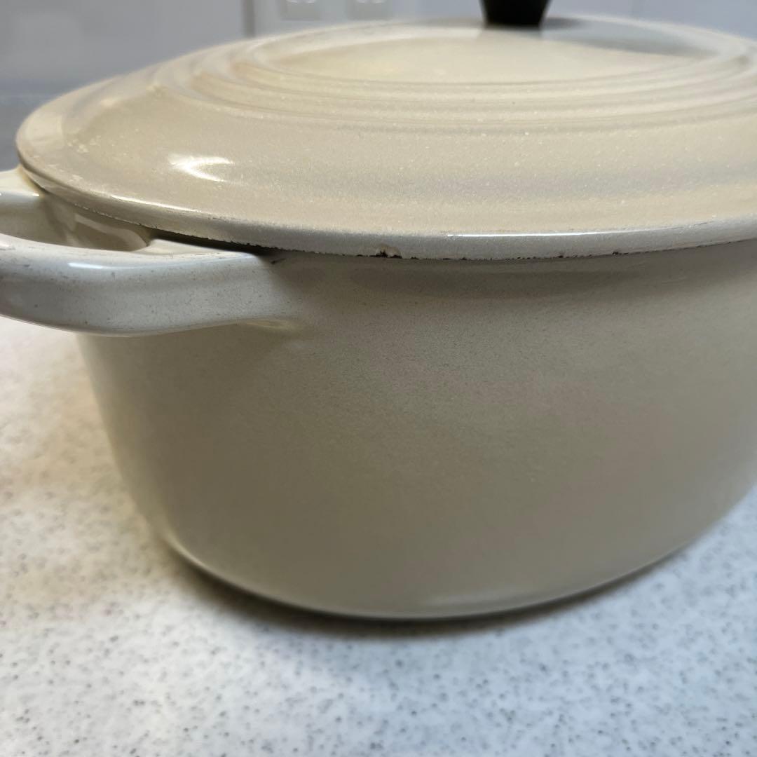 ル・クルーゼ　ベージュ　オーバル 27センチ　琺瑯両手鍋
