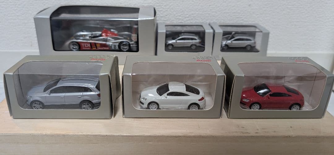 アウディ純正模型】スパーク アウディ R10 TDI ルマン2006優勝 他