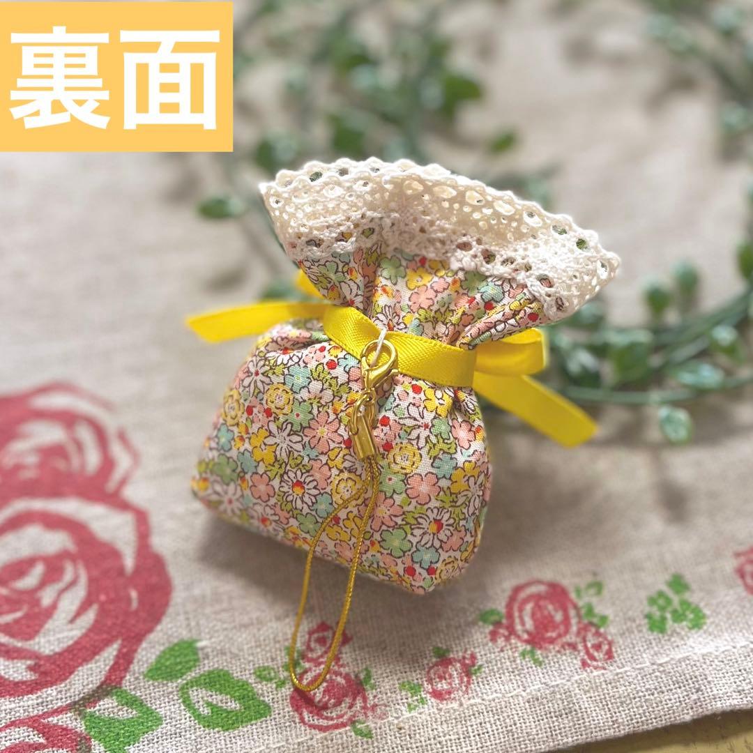 No.2304-32 ミニストラップサシェ 香り袋 春の小花柄＊パール⑨