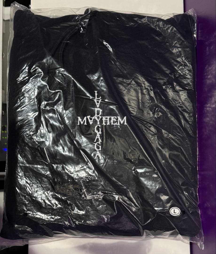 新品 LADY GAGA MAYHEM ポップアップ限定 フーディー 黒 L - メルカリ