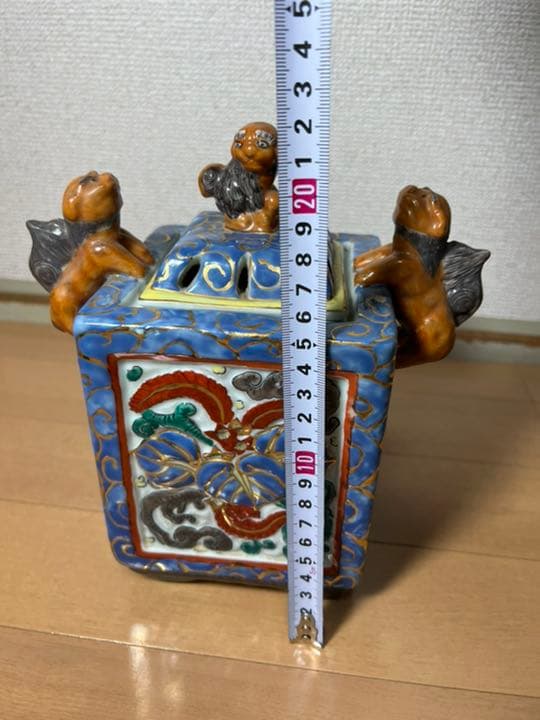 271 九谷焼　金彩赤絵　獅子四角香炉　古美術品　時代物