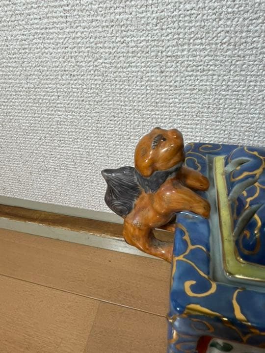 271 九谷焼　金彩赤絵　獅子四角香炉　古美術品　時代物