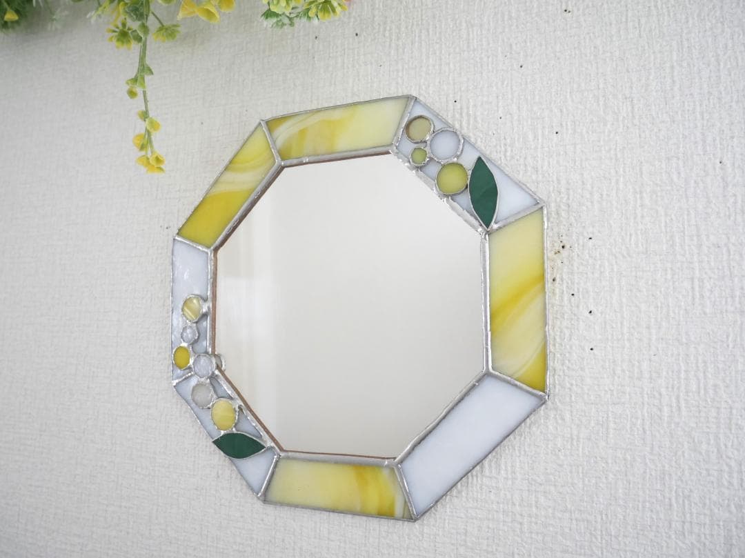 *✴︎:.。.:ミモザの八角形の鏡　(20size/Max21)　ステンドグラス