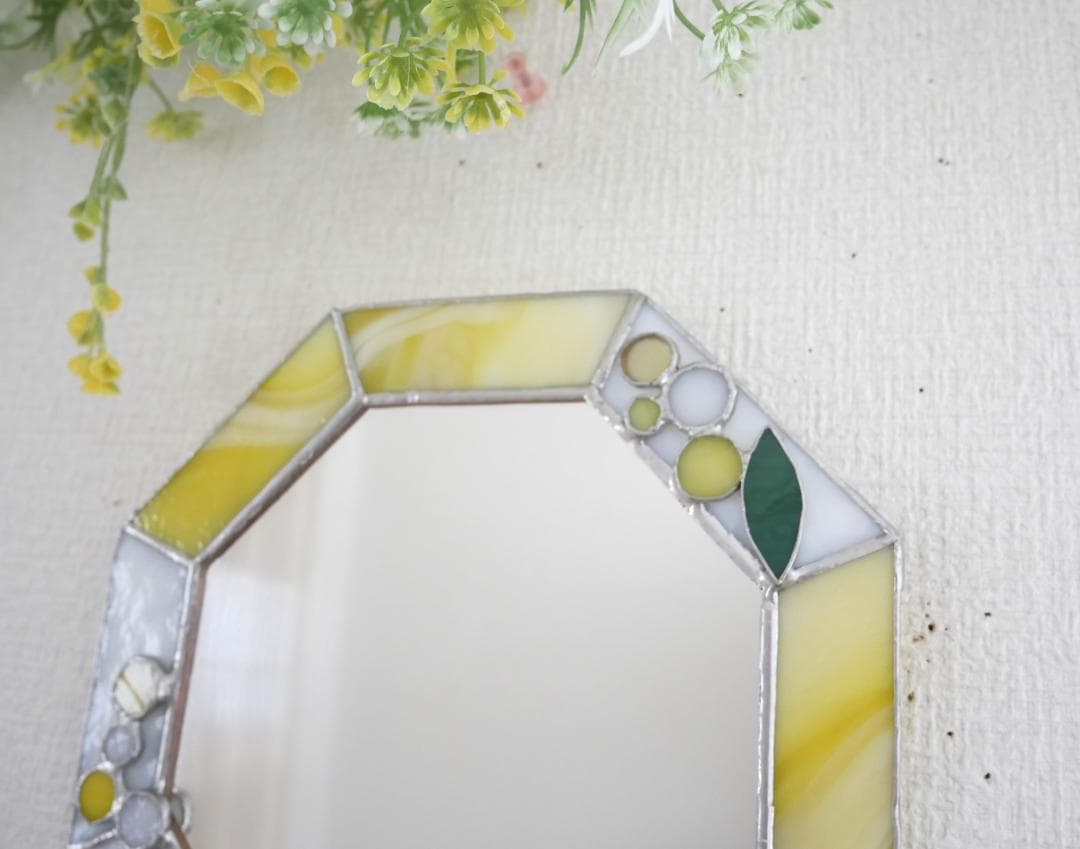 *✴︎:.。.:ミモザの八角形の鏡　(20size/Max21)　ステンドグラス
