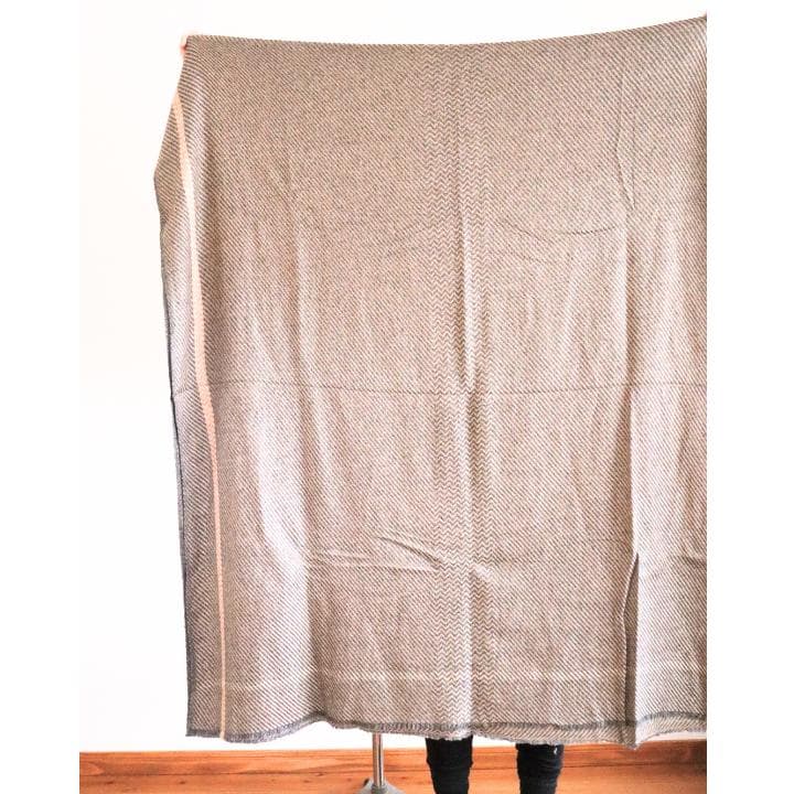 【新品・未使用】カシミヤ100★大判ブランケット★本場ネパールから★毛布代わりに