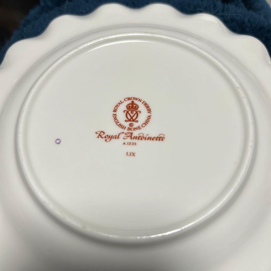 ロイヤルクラウンダービー　ロイヤルアントワネットアフタヌーンティースタンド３段付