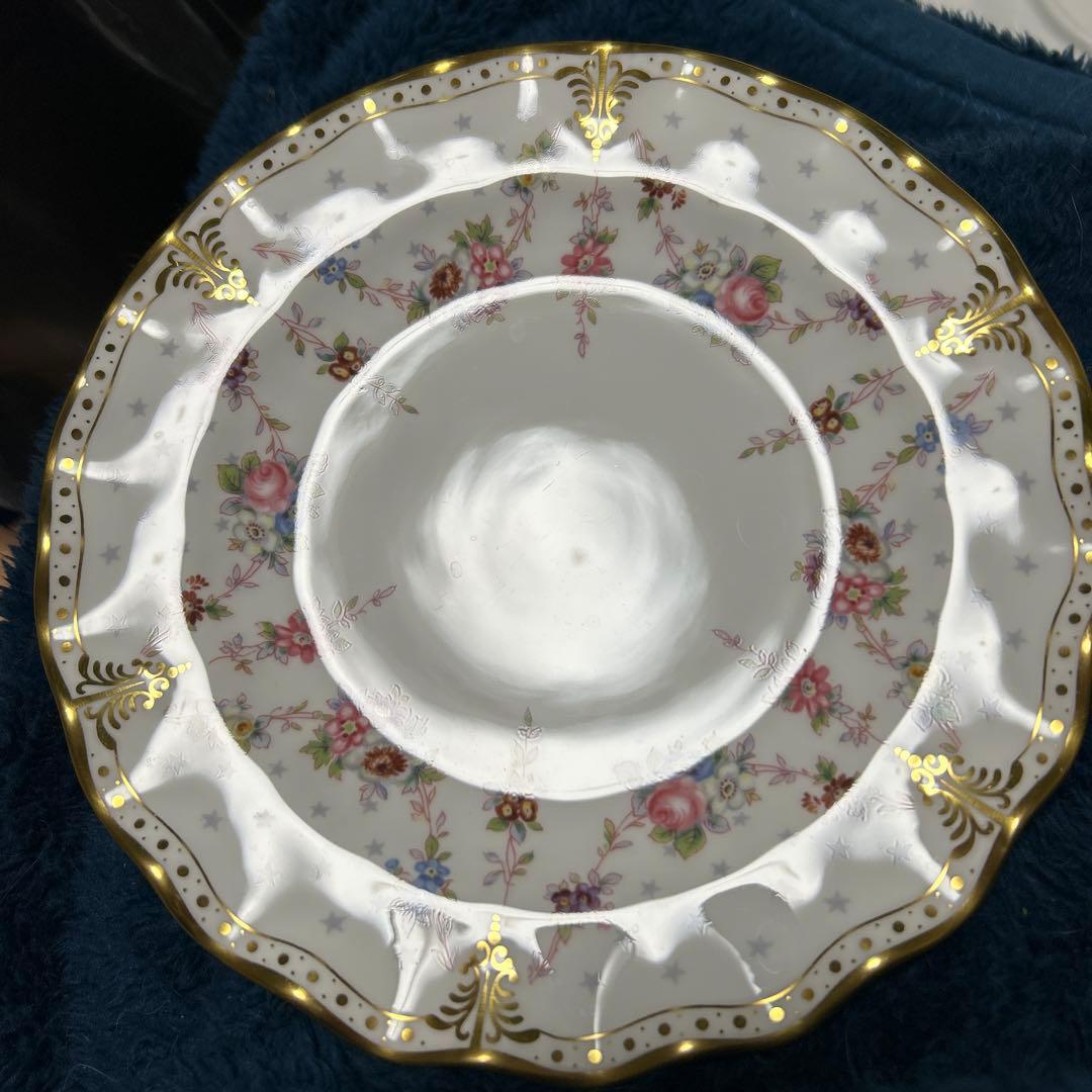 ロイヤルクラウンダービー　ロイヤルアントワネットアフタヌーンティースタンド３段付