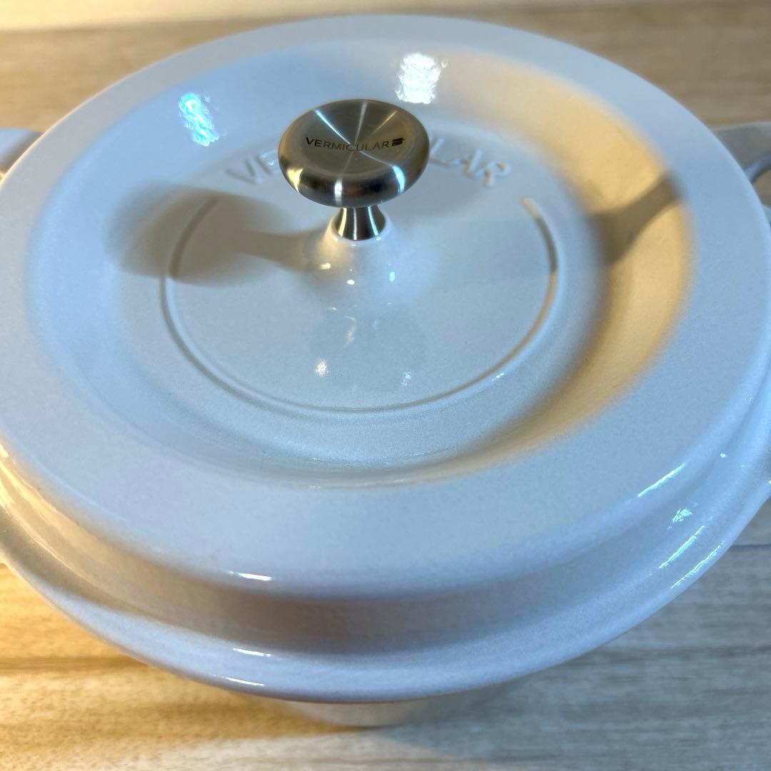 バーミキュラ　オーブンポットラウンド　18cm ベージュ　両手鍋　鍋