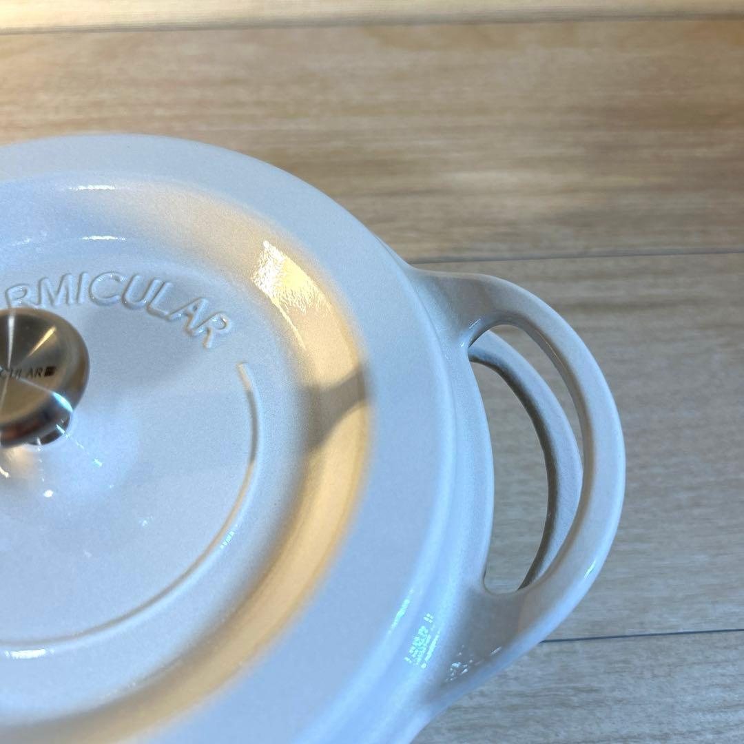 バーミキュラ　オーブンポットラウンド　18cm ベージュ　両手鍋　鍋