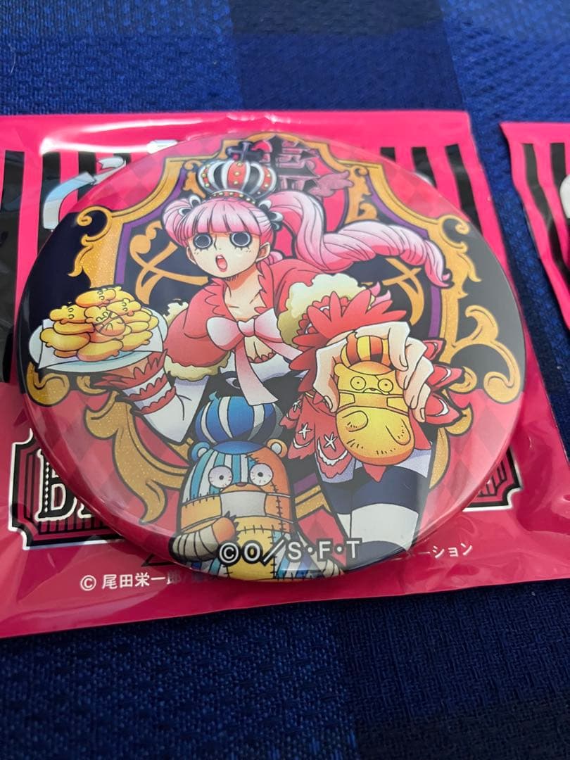 ONE PIECE ワンピース 輩缶バッジ ミホーク ペローナ - メルカリ