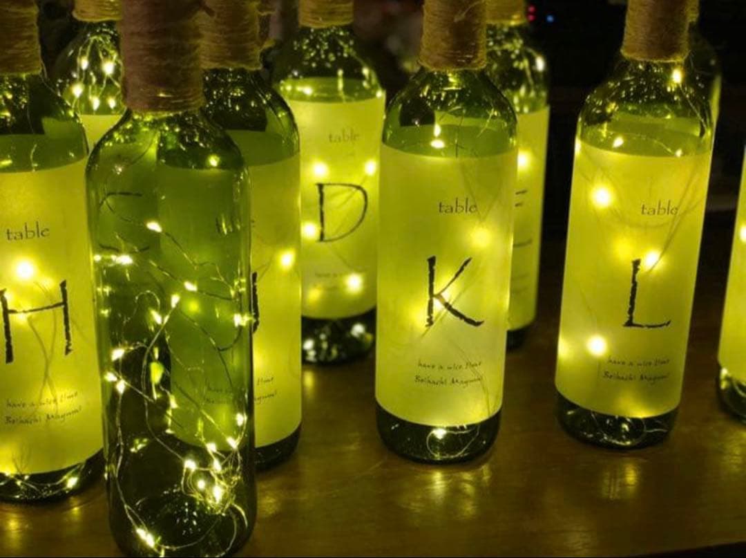 ワインボトル ライト テーブルナンバー 結婚式 ウエディング