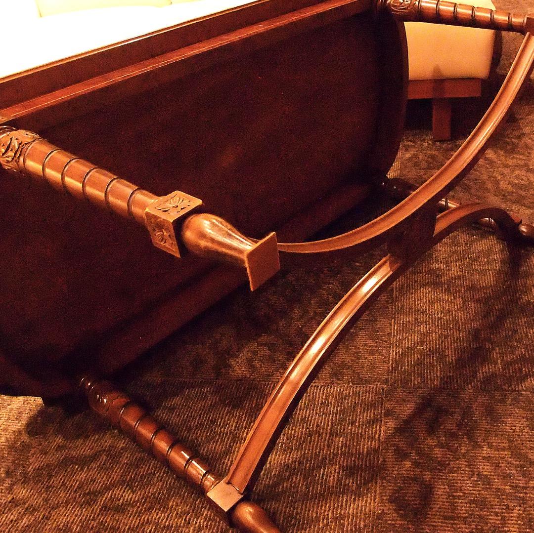 (huffuc)ong) アランドロン映画にも登場するアンティークテーブル