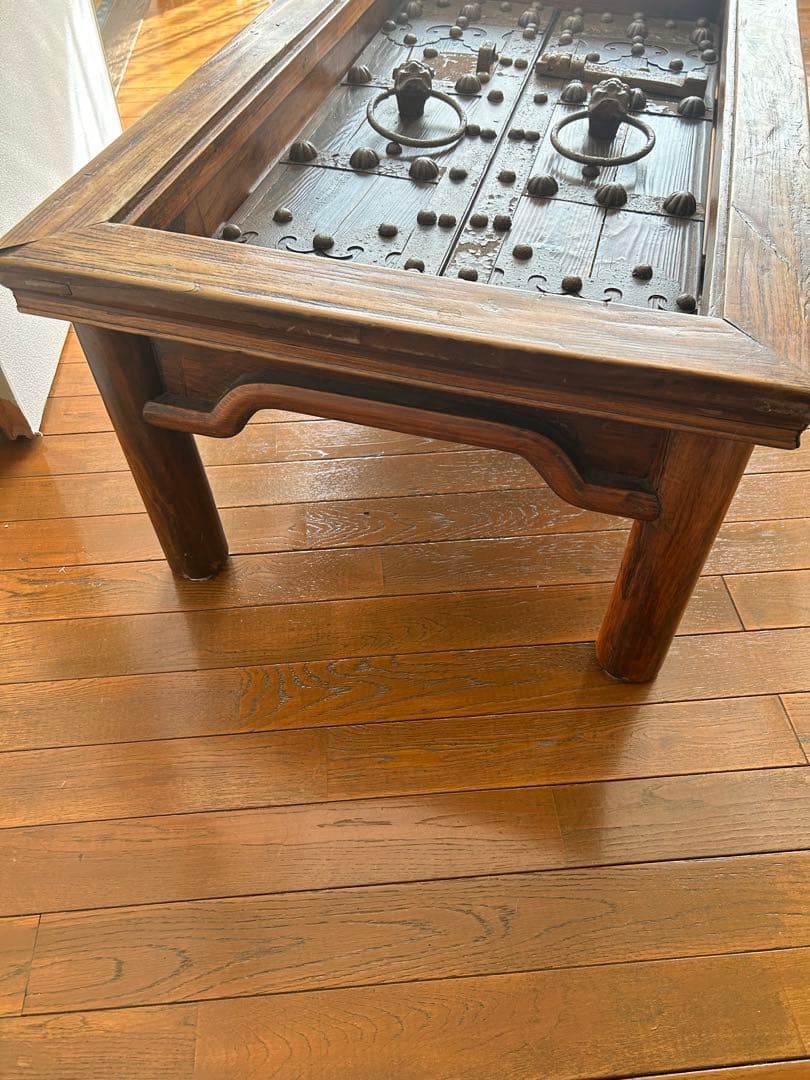 限定セール中博物館級の存在感。金庫扉で作った、重厚感とビンテージ感たっぷりの座卓