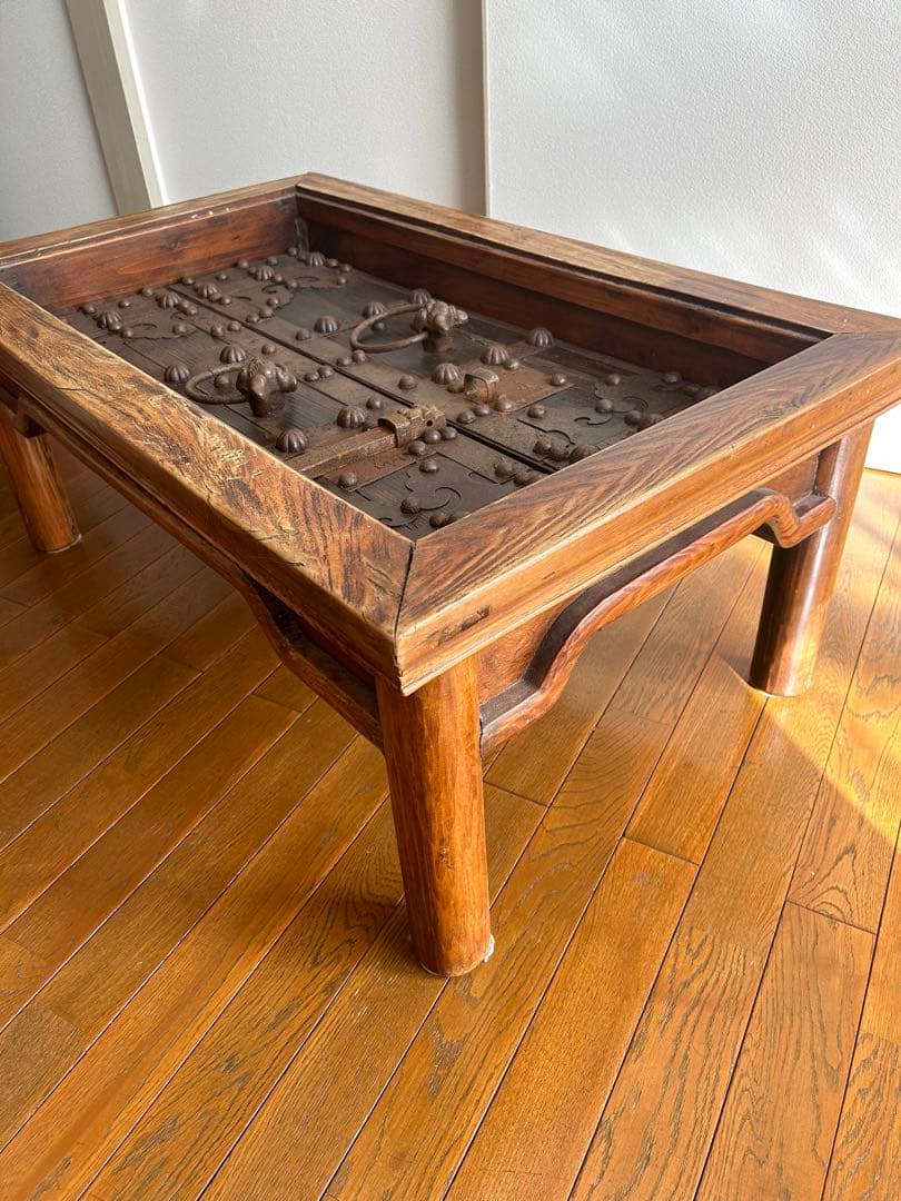 限定セール中博物館級の存在感。金庫扉で作った、重厚感とビンテージ感たっぷりの座卓