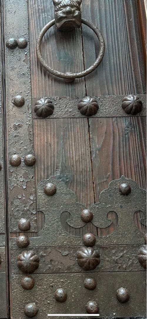 限定セール中博物館級の存在感。金庫扉で作った、重厚感とビンテージ感たっぷりの座卓