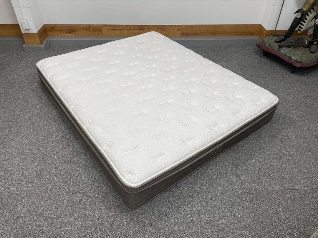 T7898☆展示品☆レガリア☆インシグニア☆キングスダウンクイーンマットレスレス