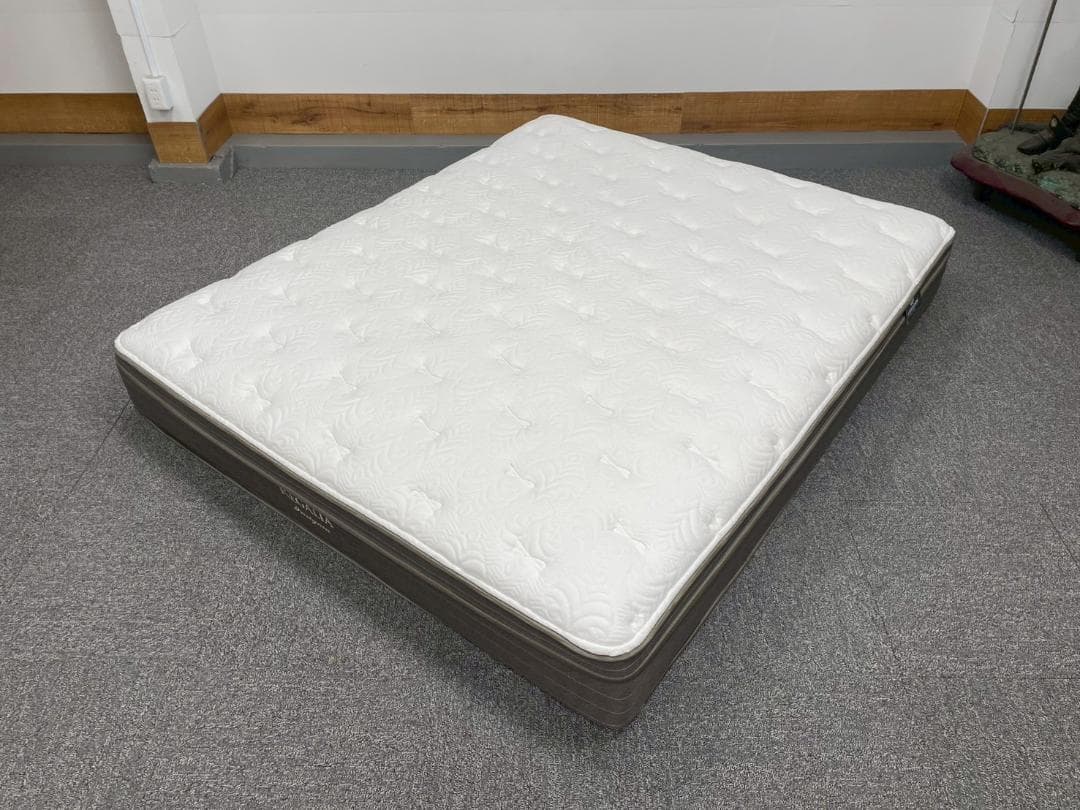 T7898☆展示品☆レガリア☆インシグニア☆キングスダウンクイーンマットレスレス