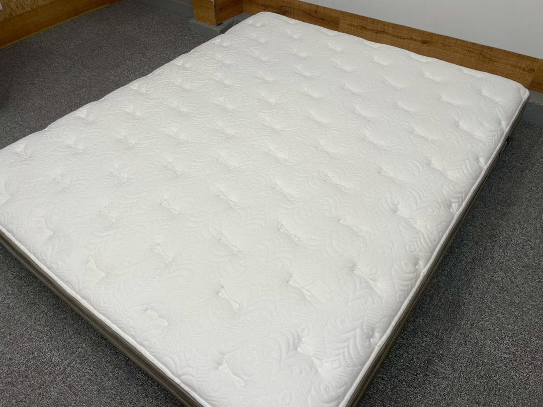 T7898☆展示品☆レガリア☆インシグニア☆キングスダウンクイーンマットレスレス