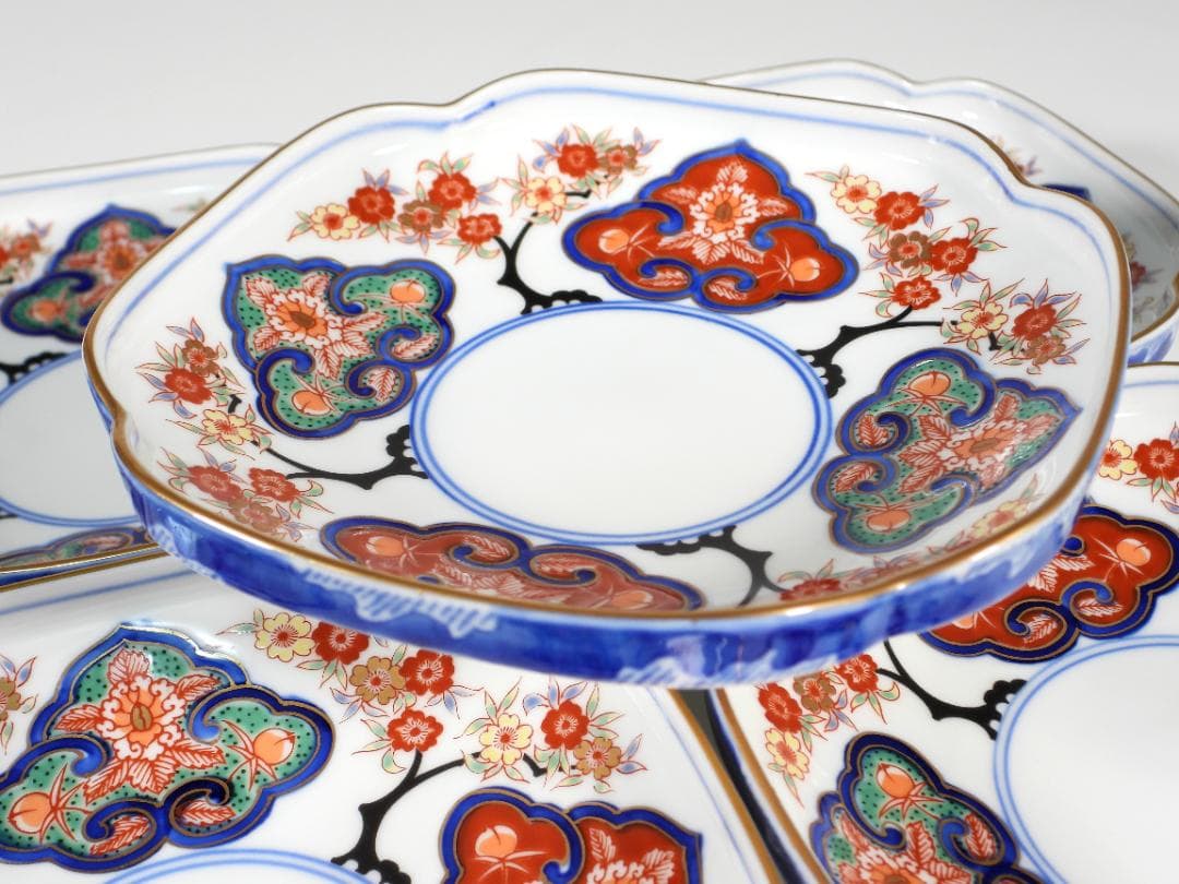 有田焼　其泉窯　四方木甲桜花文 大皿　１枚　銘々皿　5枚　金彩　盛皿