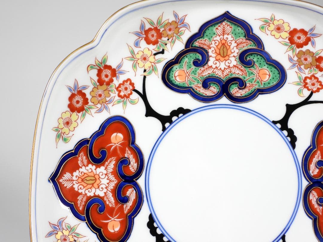 有田焼　其泉窯　四方木甲桜花文 大皿　１枚　銘々皿　5枚　金彩　盛皿