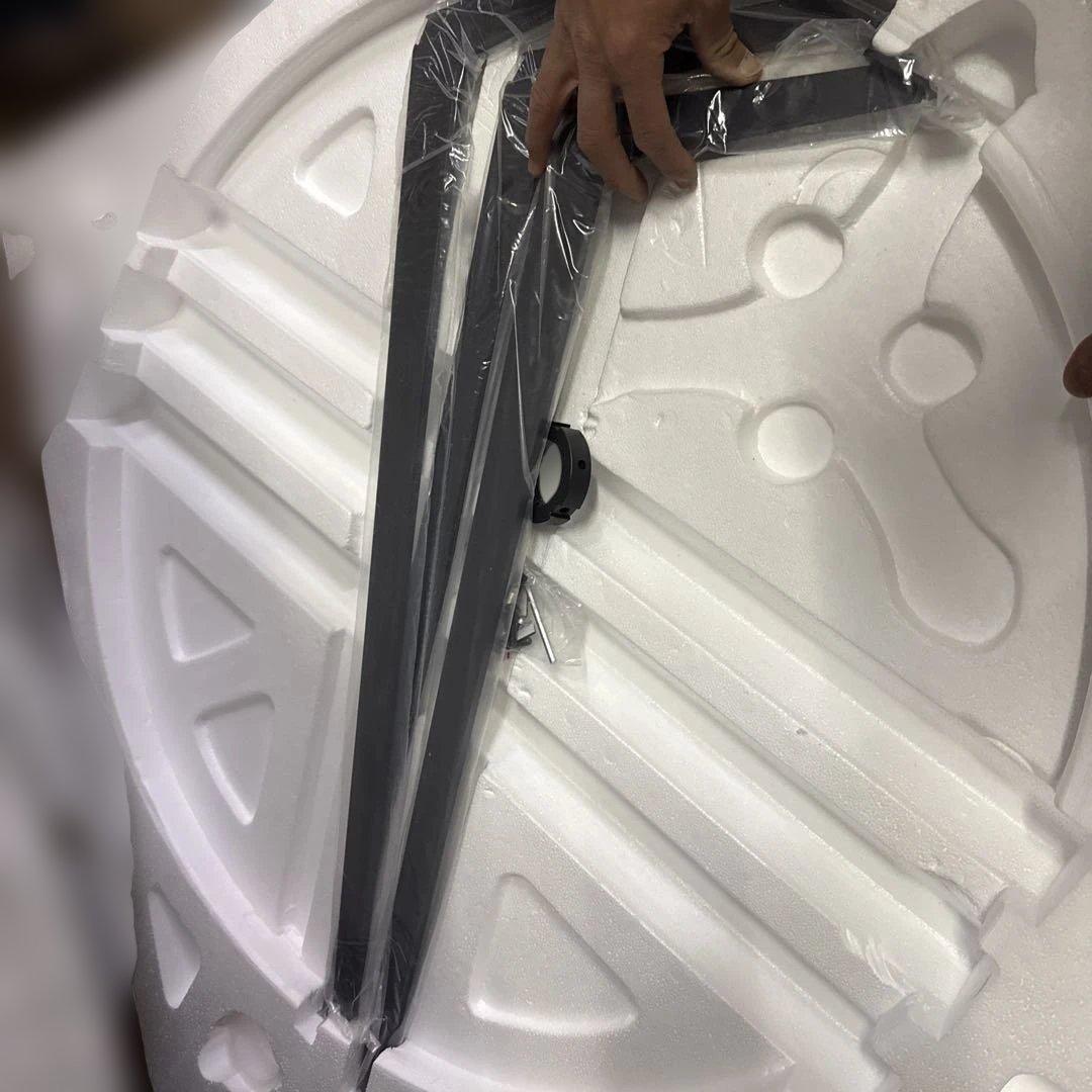 円形ホワイトテーブル