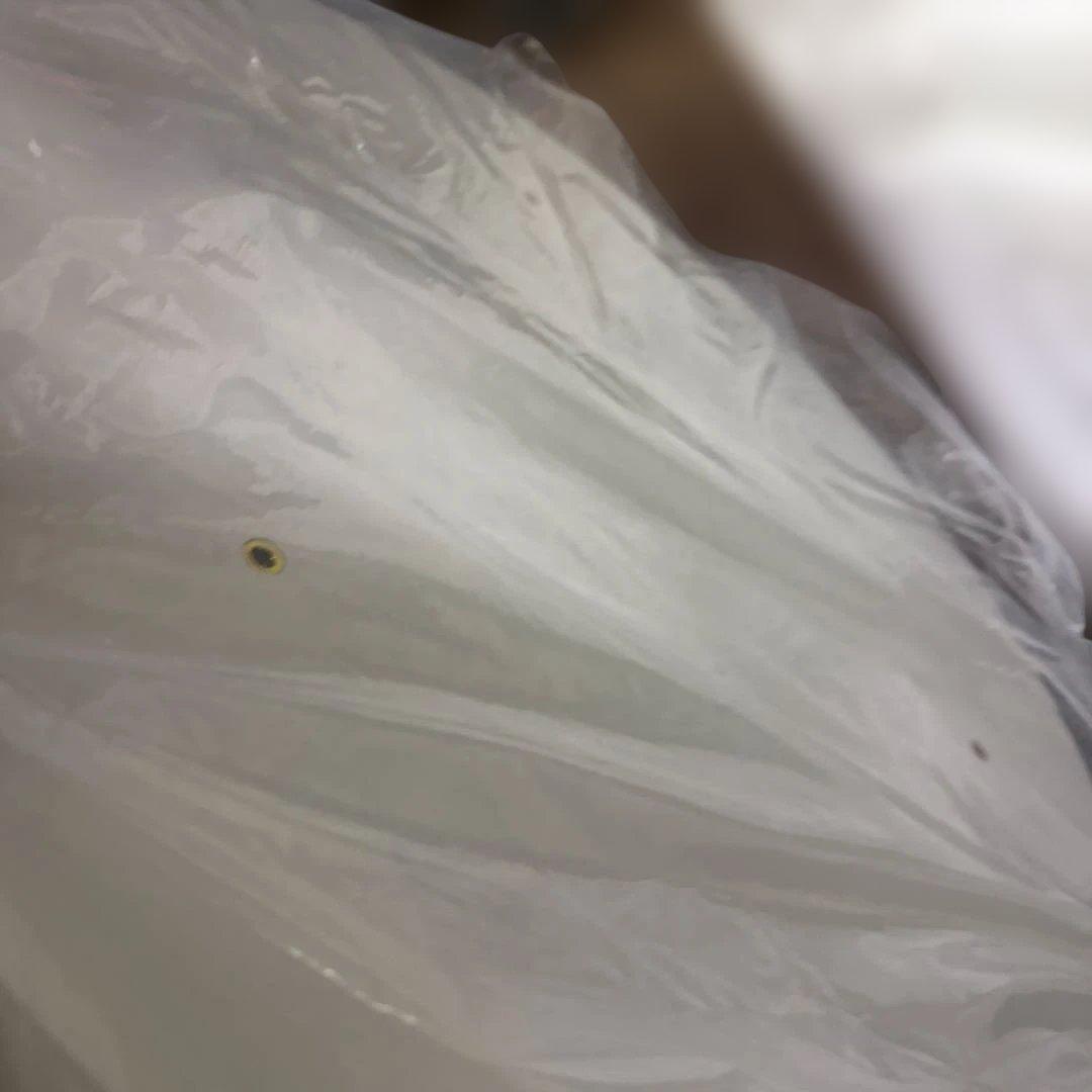 円形ホワイトテーブル