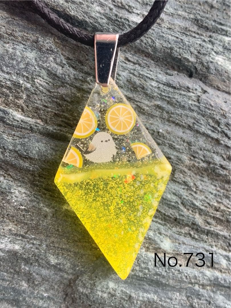 レジンネックレスNo.731ダイヤのレモネード シマエナガ レモン 炭酸