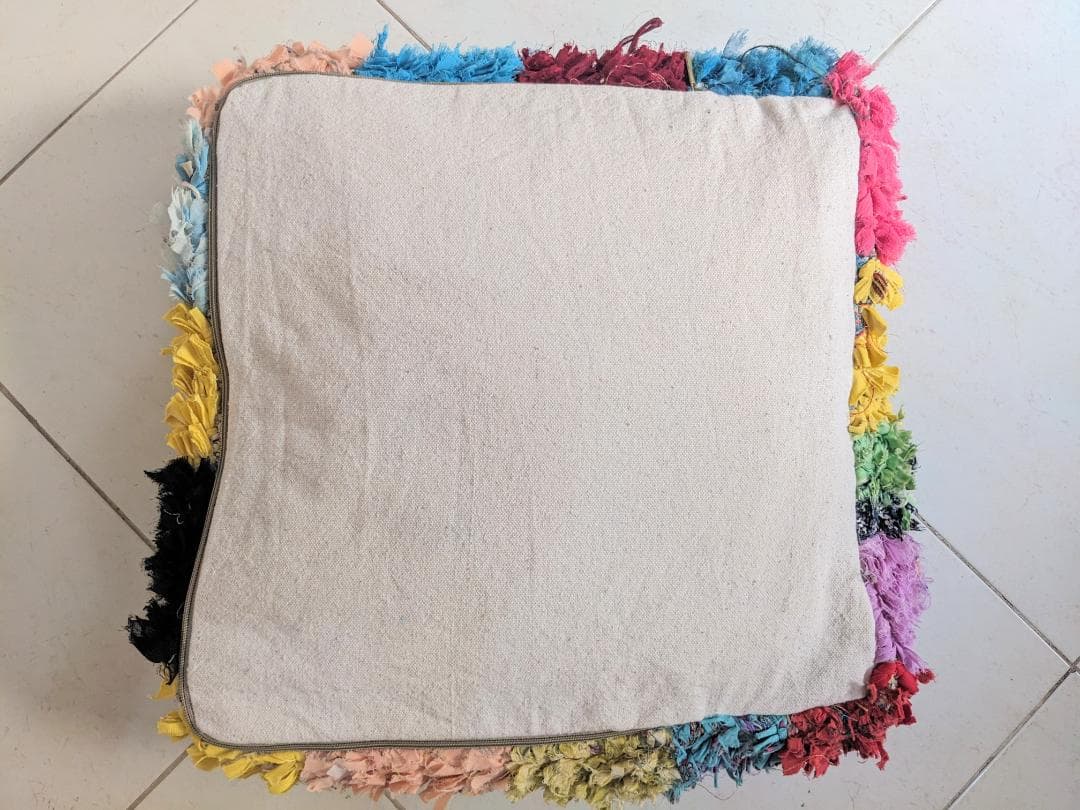 【セール中】ハンドメイド-猫のプフ-ボシャルウィットプフ-No.4