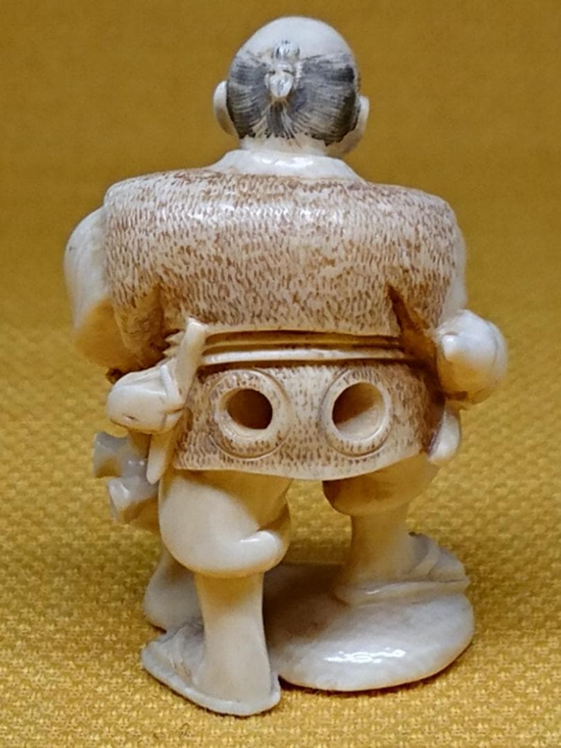 人形　 細密彫刻　根付　天然素材　置物　インテリア　工芸品　美術品　A2982