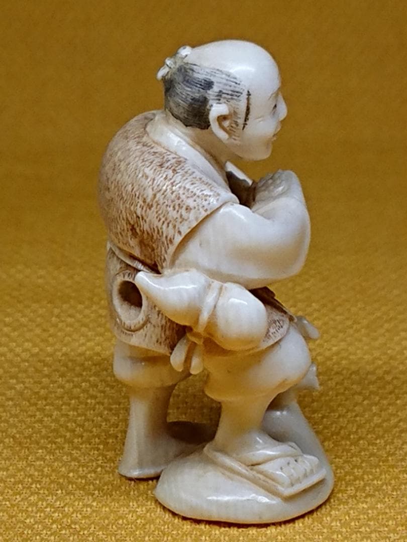 人形　 細密彫刻　根付　天然素材　置物　インテリア　工芸品　美術品　A2982