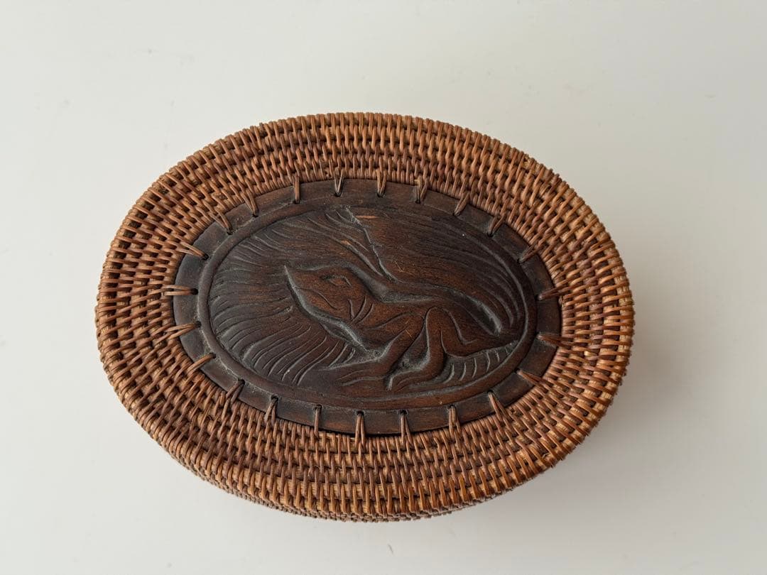 ヴィンテージ 民藝 楕円形 彫刻 蓋付き バスケット カゴ 古道具 - メルカリ