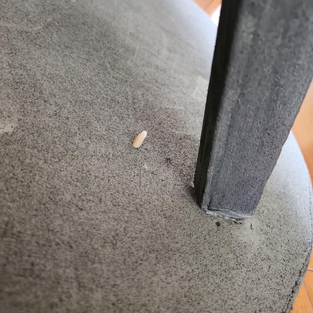 フェイク 机 アート 作品 発泡スチロール テーブル アート 作品