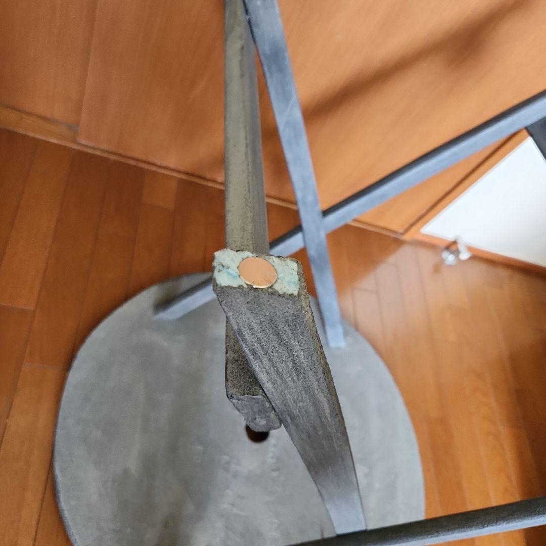 フェイク 机 アート 作品 発泡スチロール テーブル アート 作品