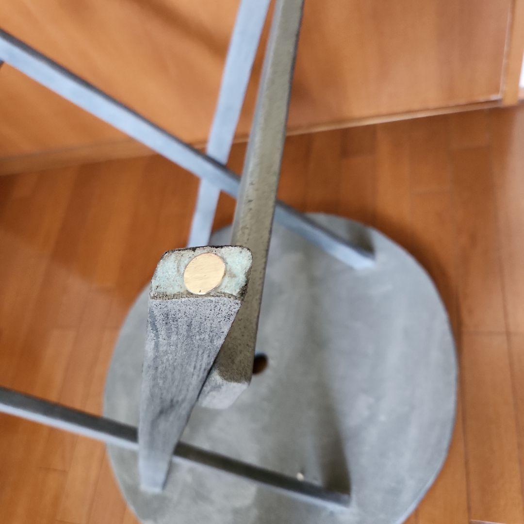 フェイク 机 アート 作品 発泡スチロール テーブル アート 作品