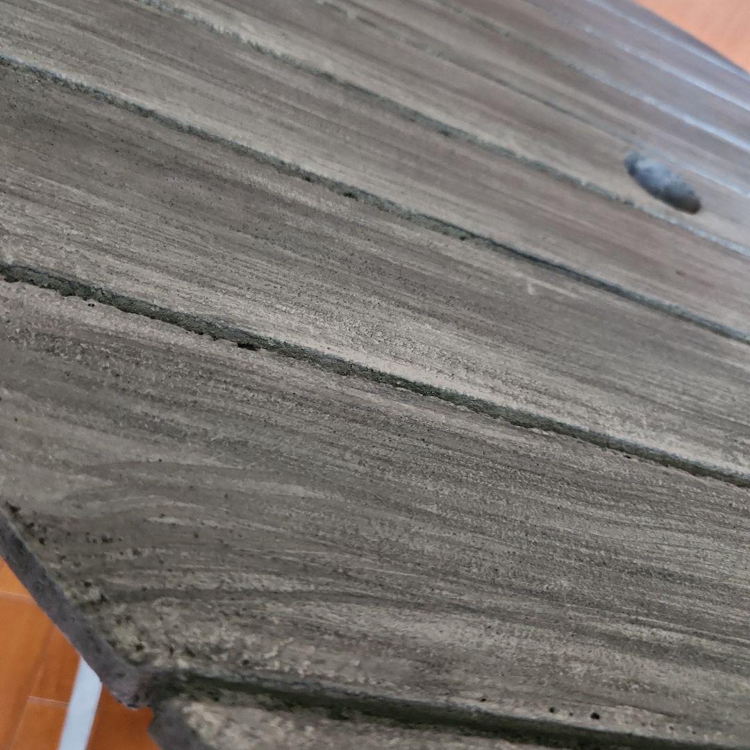 フェイク 机 アート 作品 発泡スチロール テーブル アート 作品