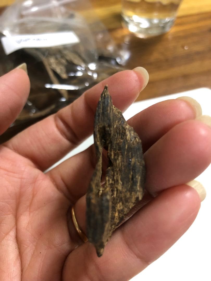 ベトナム産高品質沈香伽羅6,5g香木