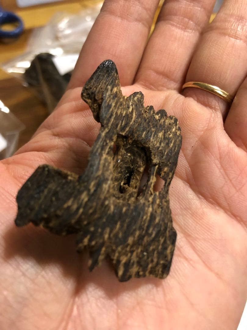 ベトナム産高品質沈香伽羅6,5g香木