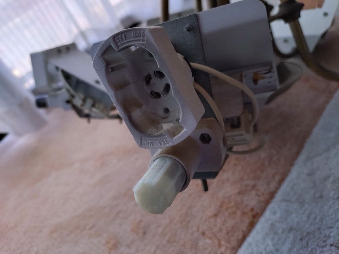 クラシック ブロンズ シャンデリア