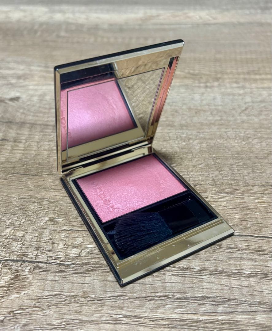 SUQQU メルティング パウダーブラッシュ 10 奥響 - メルカリ