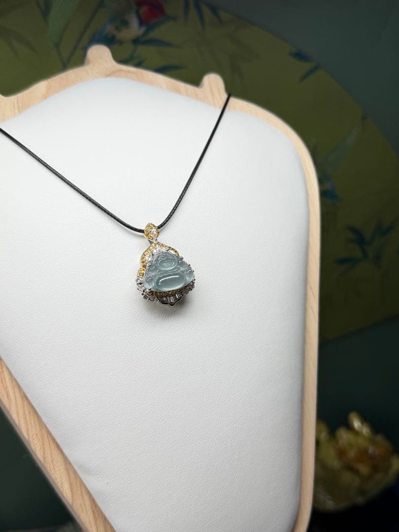 新入荷❣️天然A貨翡翠　縁起物、高氷種、豪華版仏公ネックレストップ