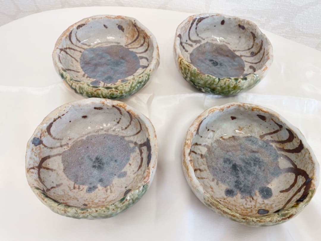 織部焼き 佐藤和次 小皿 小鉢 焼き物 焼き皿 焼皿 お皿 円形 緑 カニ