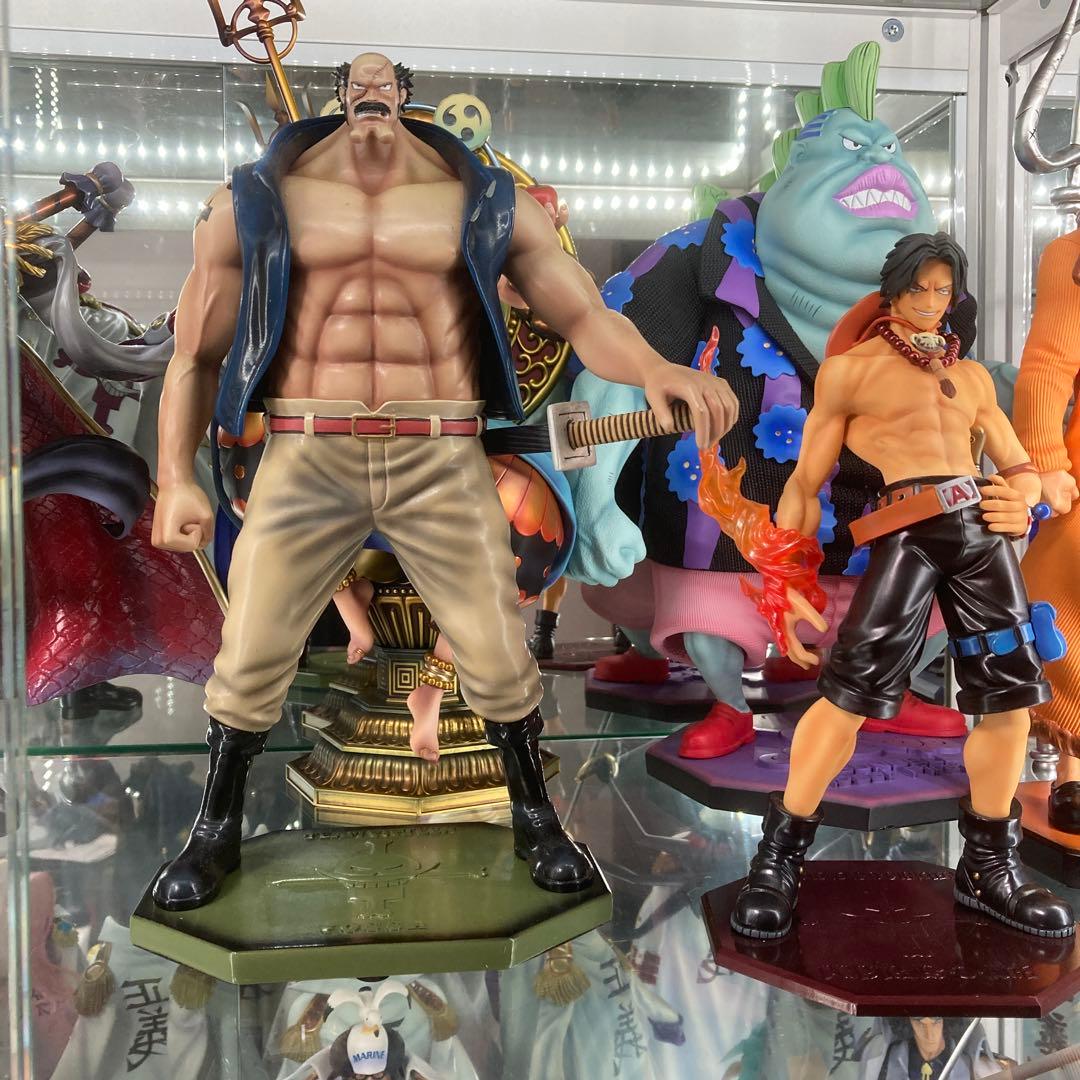 ワンピース　フィギュア　フォッサ　白ひげ海賊団　隊長　pop 海外　マキシマム