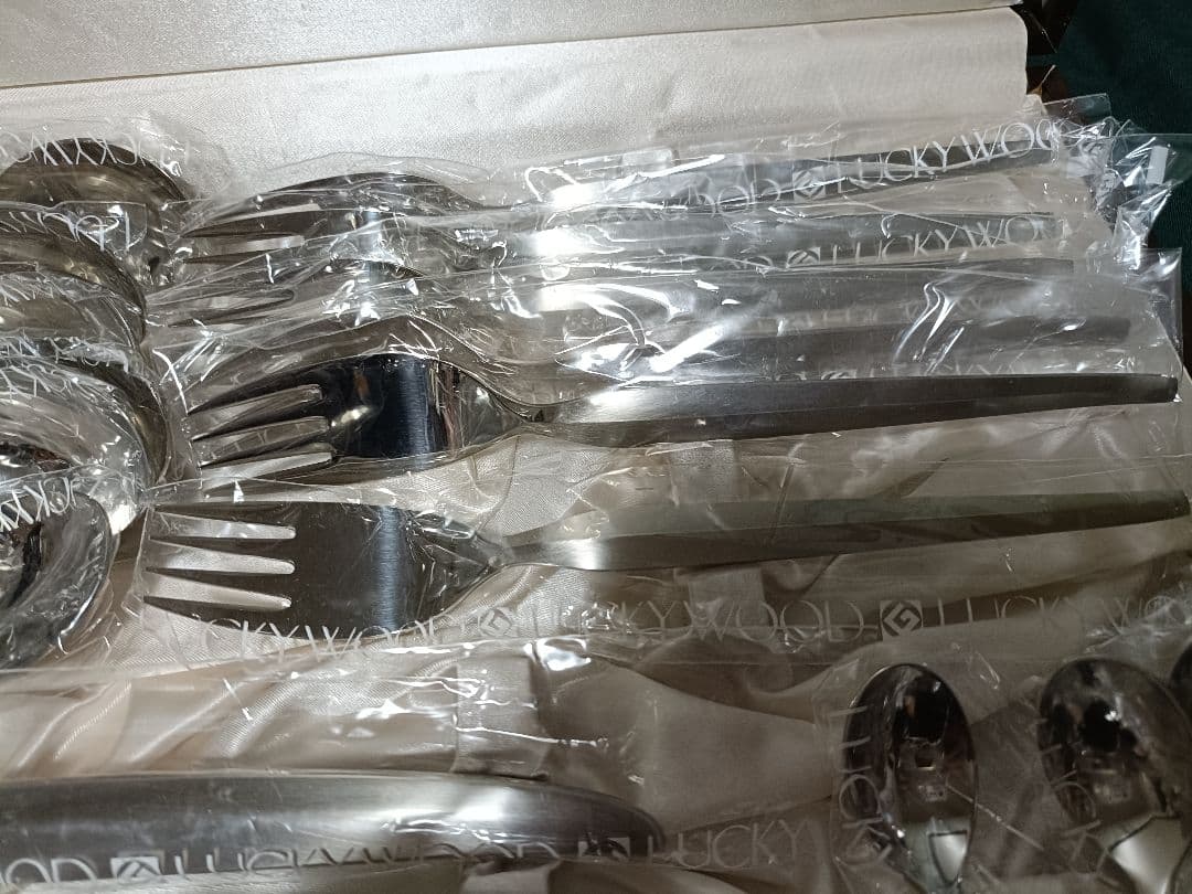 ラッキーウッド 18-12 カトラリー デラックス 24本