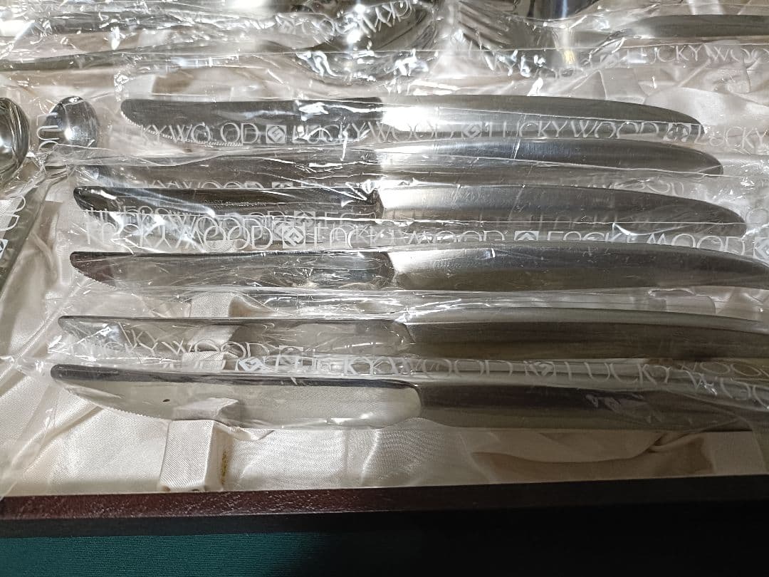 ラッキーウッド 18-12 カトラリー デラックス 24本