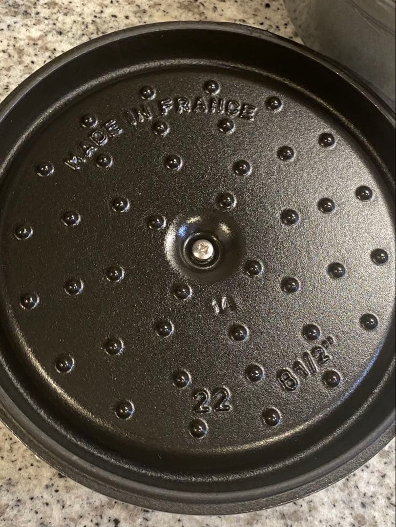 【新品】ストウブ staub ピコ・ココット ラウンド 22cm 鍋 キッチン