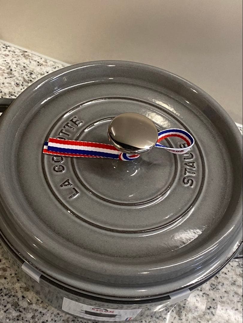 【新品】ストウブ staub ピコ・ココット ラウンド 22cm 鍋 キッチン