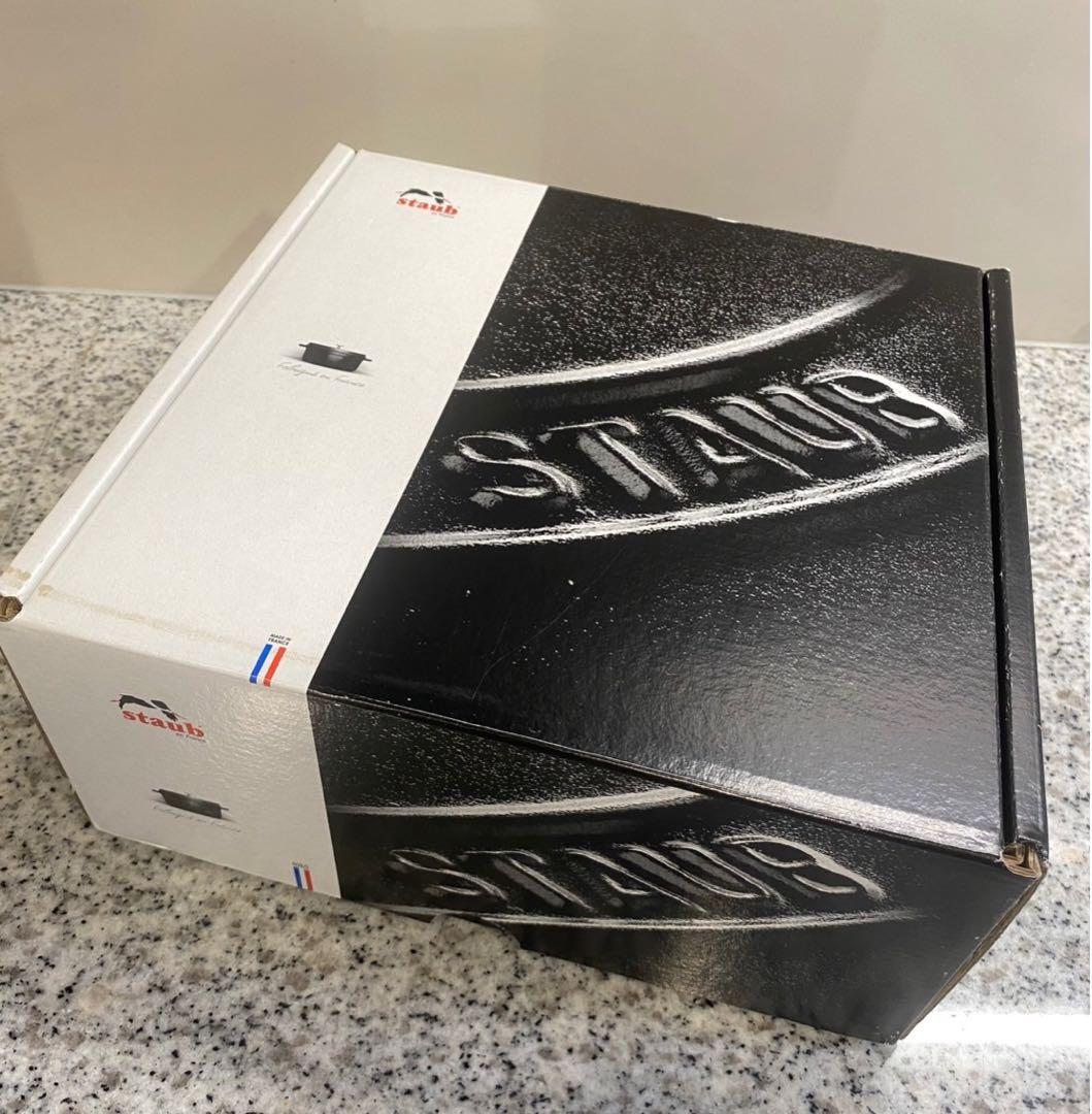 【新品】ストウブ staub ピコ・ココット ラウンド 22cm 鍋 キッチン