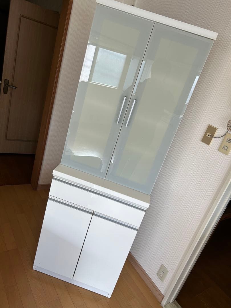 SunnyTakahashi ホワイト食器棚 ガラス扉付き 5段